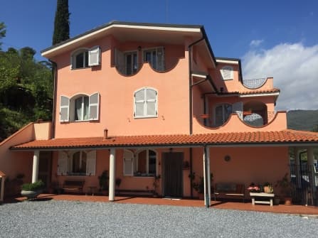 Exklusive Villa zu verkaufen in Imperia