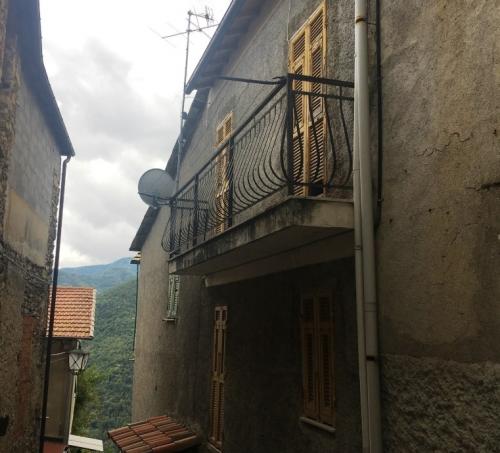 Triora Andagna Casa in Vendita