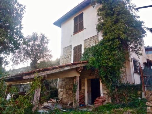 Apricale independent house for sale