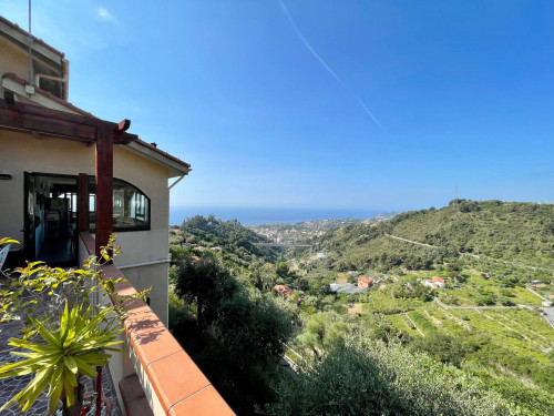 Sanremo Villa mit Meerblick zu verkaufen