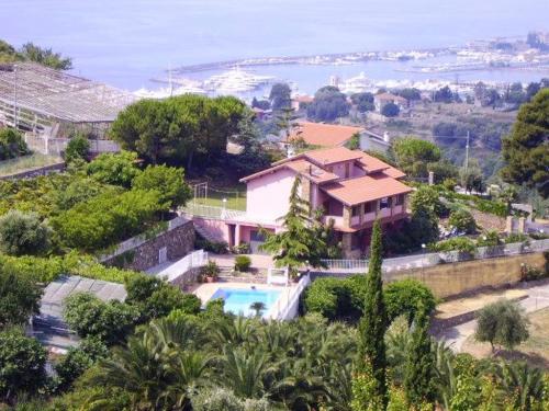 Magnificent villa for sale in San Remo