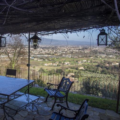Lucca Villa in Vendita