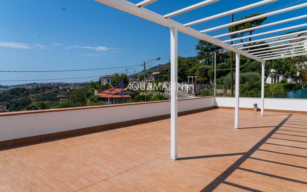 Sanremo, sea view independent house - foto 1