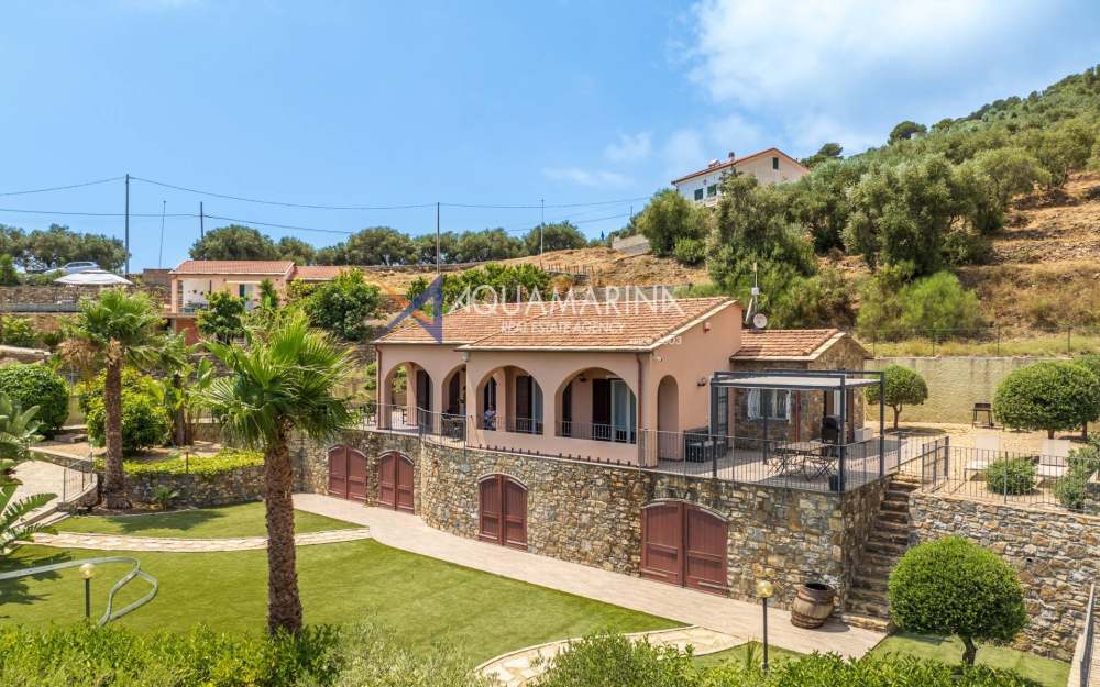 Cipressa, villa vista mare - foto 1