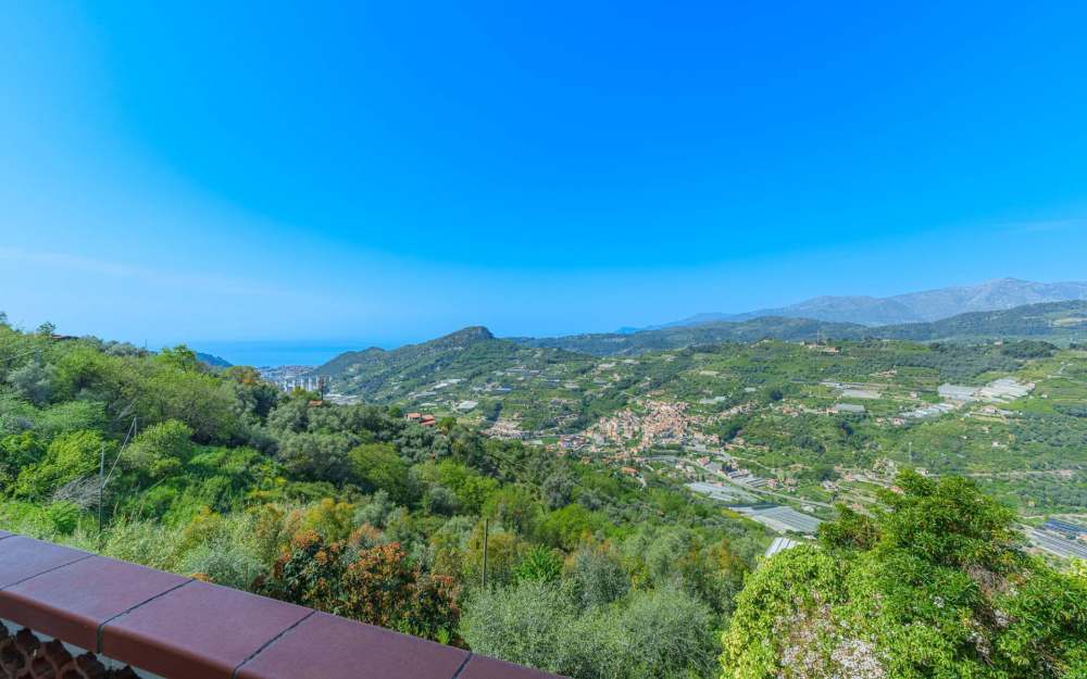 Vallebona, Villa for sale with panoramic views of the sea and mountains! - foto 1