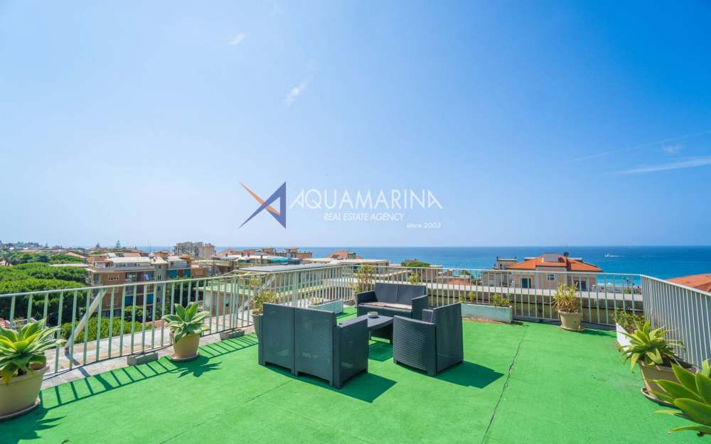 Bordighera, sea view apartment - foto 1