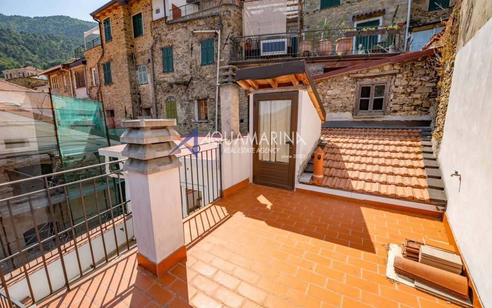 Ceriana, spacious apartment with terrace - foto 1
