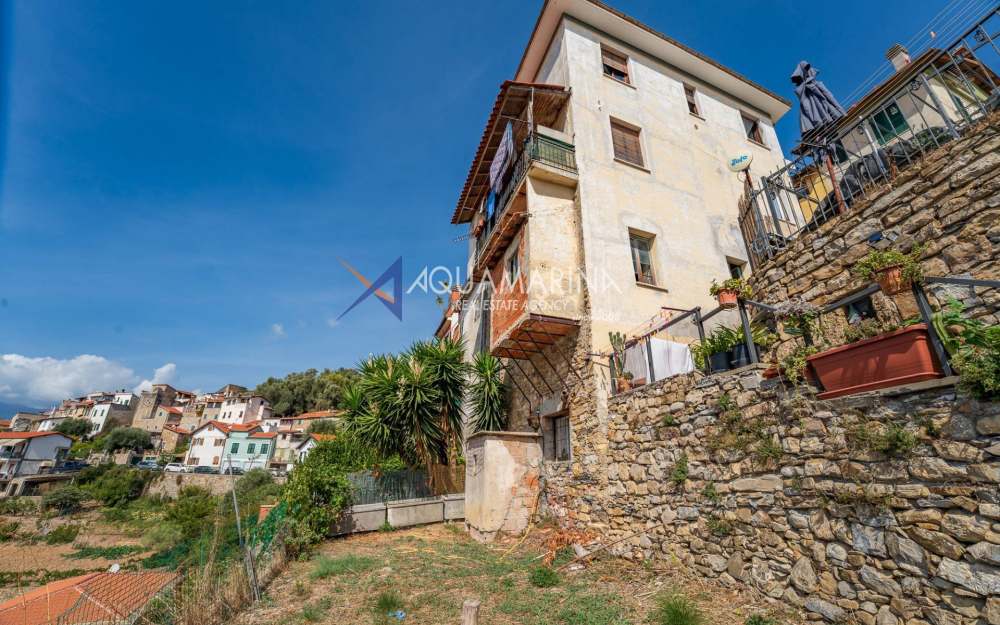 Haus mit Garten zum Renovieren - foto 1