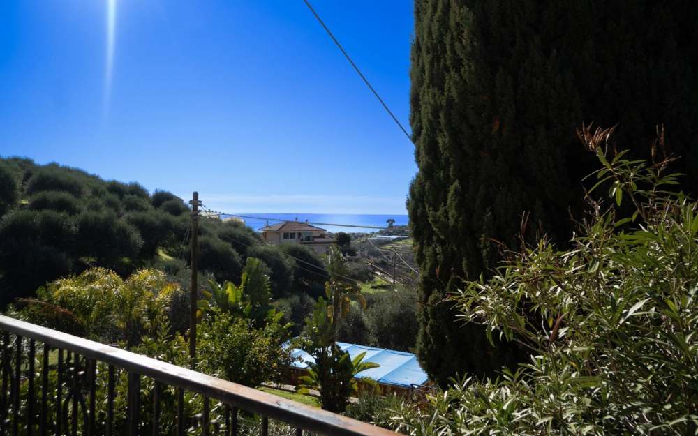 Three-room apartment with sea view in Bordighera - foto 1