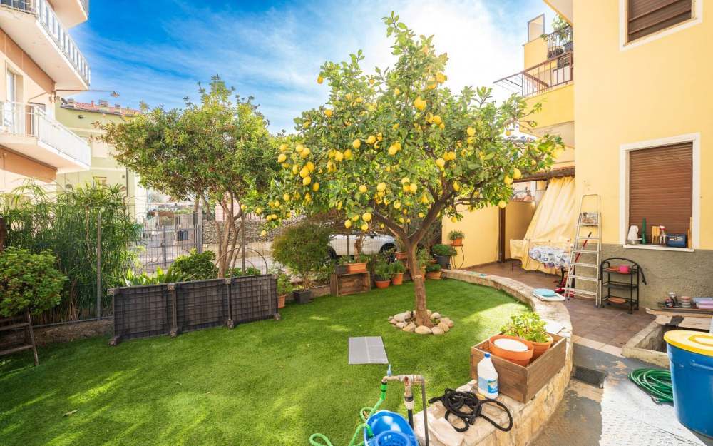 À Arma di Taggia, spacieux appartement avec jardin - foto 1