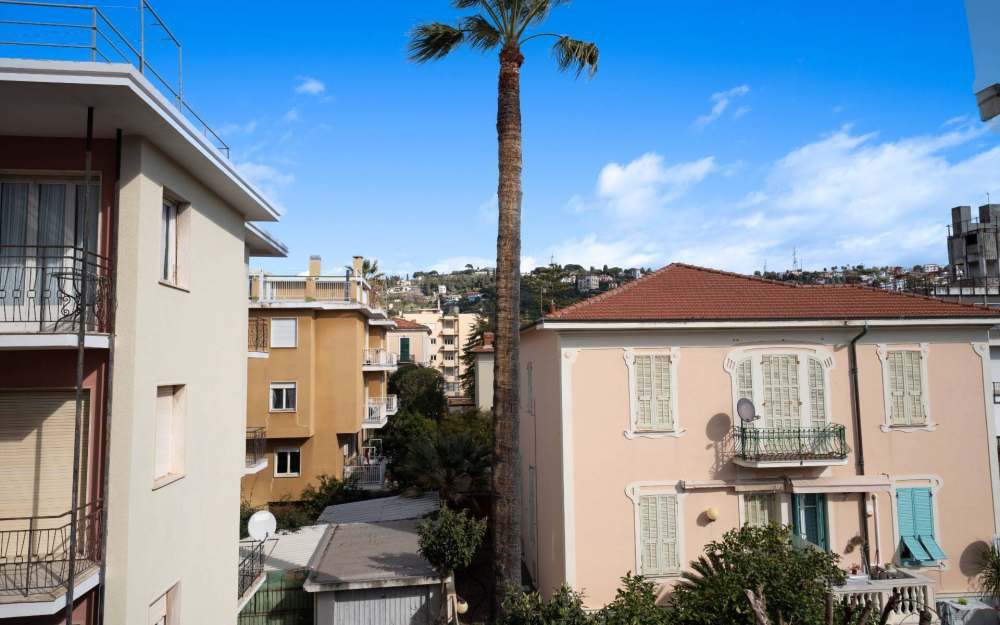 In Bordighera bieten wir ein gerÃ¤umiges Studio-Apartment zum Verkauf an. - foto 1