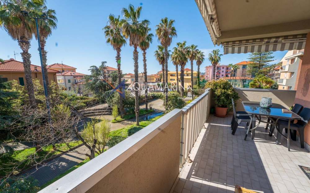 Riva Ligure, one-bedroom apartment with garage and cellar. - foto 1