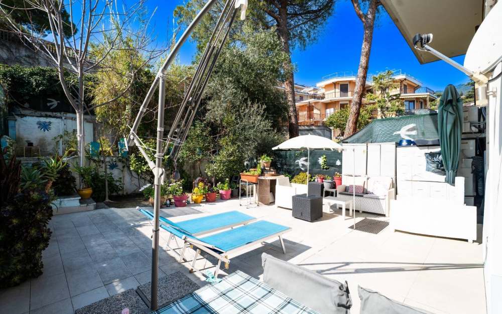 Sanremo  trilocale in vendita con giardino - foto 1