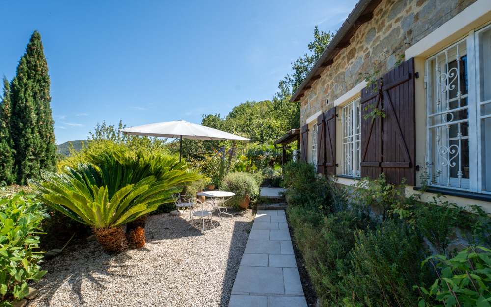 CERIANA, RENOVIERTES EINFAMILIENHAUS - foto 1