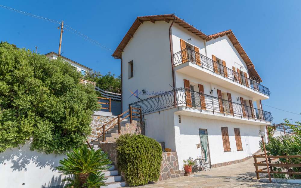 Villa bifamiliare vista mare a Sanremo - foto 1