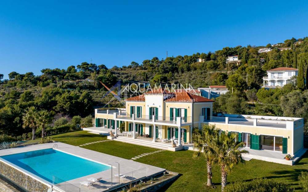 Cipressa, in vendita villa vista mare - foto 1