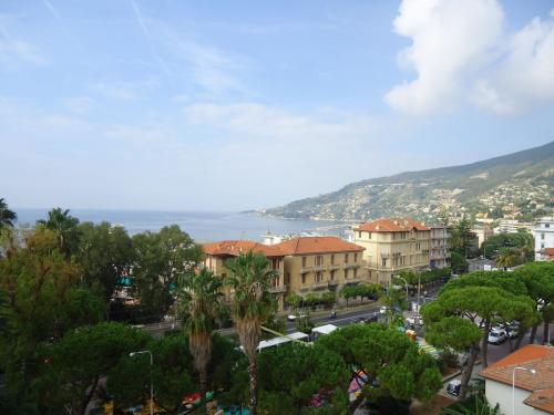 Ospedaletti Villa Vista Mare In Vendita