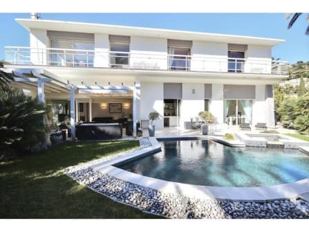 Fabulous villa in Cannes Basse Californie