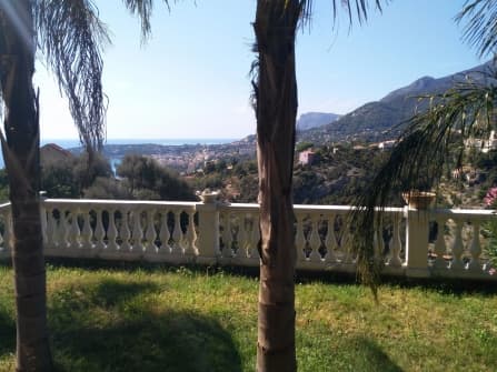 Trilocale vista mare con giardino a Mentone