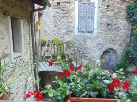 Apricale sale apartment with balconies