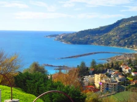 Ospedaletti sea view apartment for sale