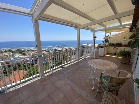 Sanremo attico vista mare in vendita