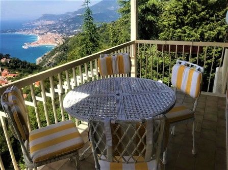Ventimiglia appartamento vista mare in vendit...
