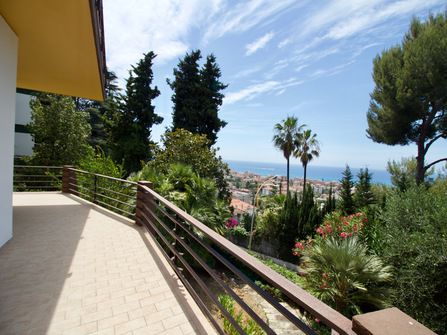 Bordighera Villa Vista Mare in Vendita