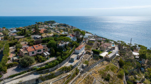 Sanremo villa sea view for sale.