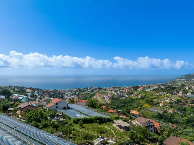 Sanremo, terreno vista mare