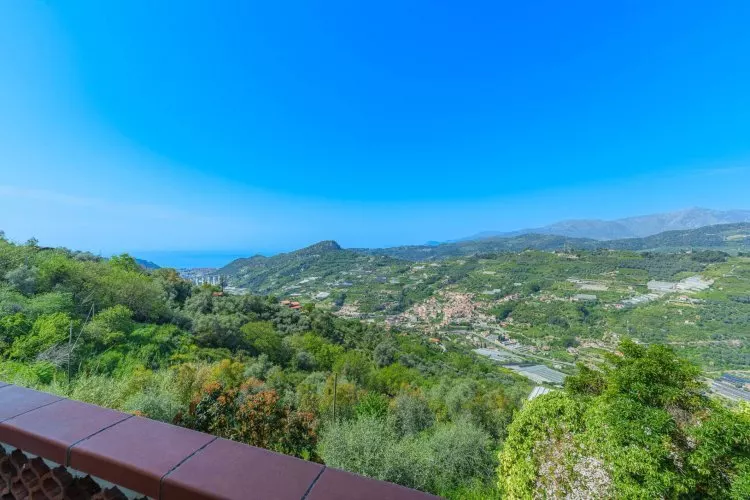 Vallebona Villetta in vendita con la vista mare e montagnie panoramica! - foto 1