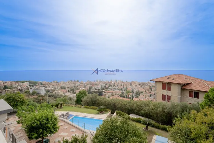 Bordighera, prestigiosa villa vista mare…