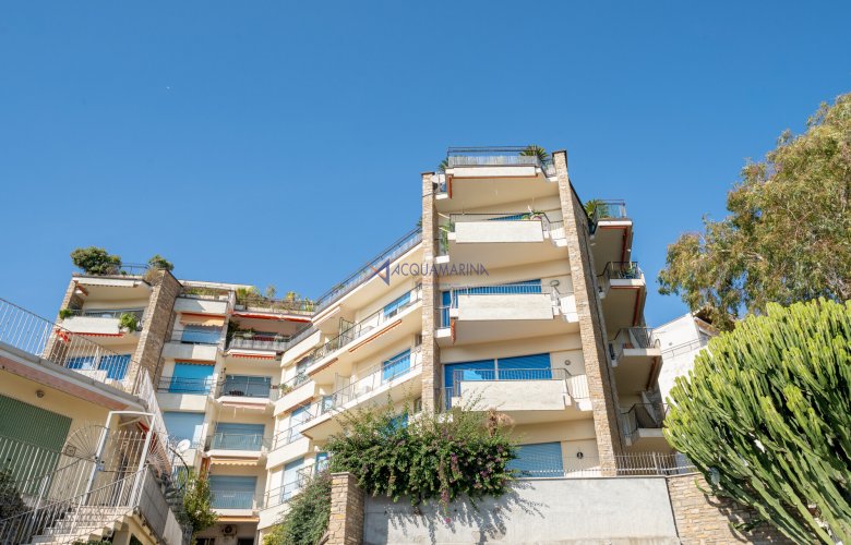 Hotel a Bordighera direttamente sul mare…