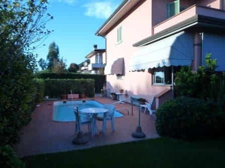 Camaiore, villa for sale