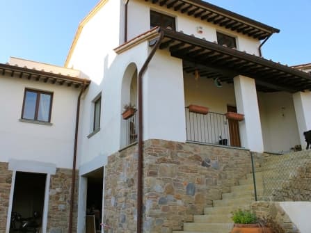 Fauglia villa unifamiliare con giardino