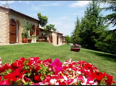 Montelparo agriturismo in vendita