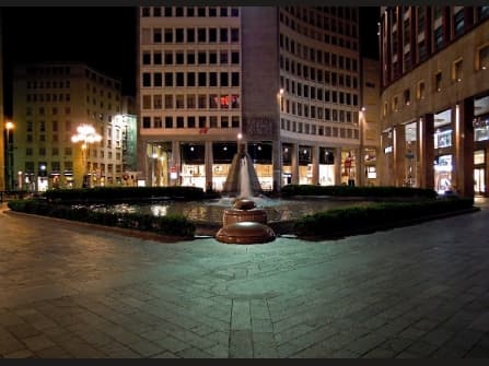 Milano, Cielo-Terra in zona Piazza San Babila