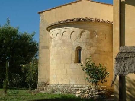 A country house with a X century church