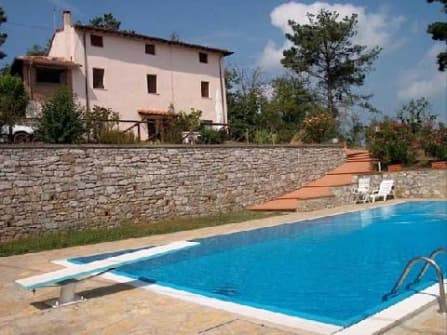 Cascinale in posizione panoramica