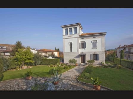 Liberty villa with garden