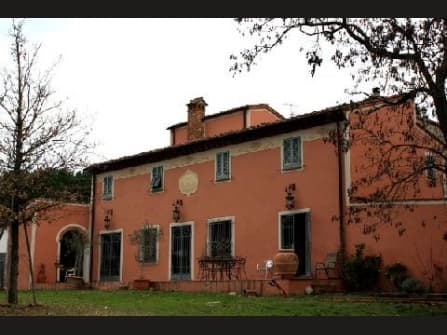 Elegante casolare con piscina