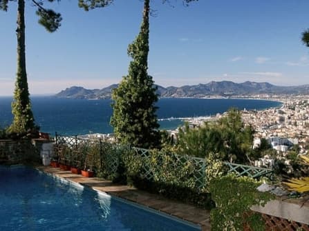 Beautiful villa for sale in Cannes area