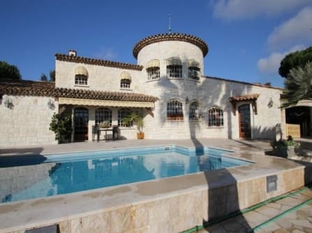 Magnificent villa for sale in Super Cannes