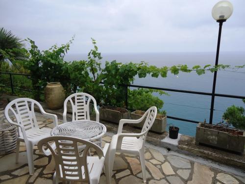 Cervo Villa Fronte Mare in Vendita