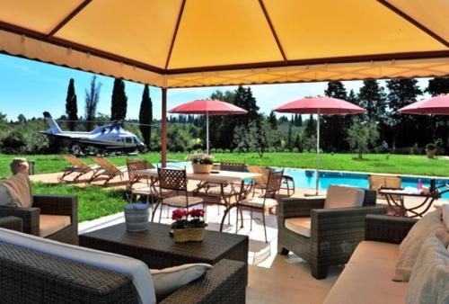 Peccioli farmhouse for sale
