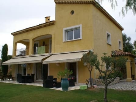 Villa vista mare in vendita a Nizza