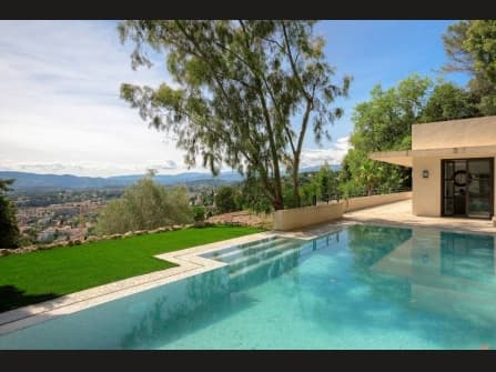 Modern villa for sale in Le Cannet