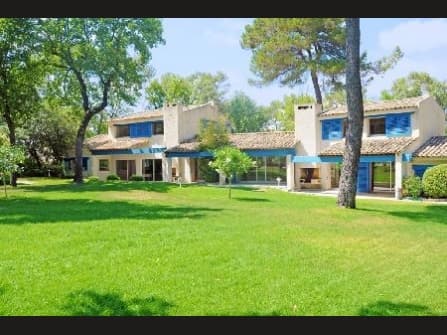 Шикарная вилла на продажу в Вальбон Франция