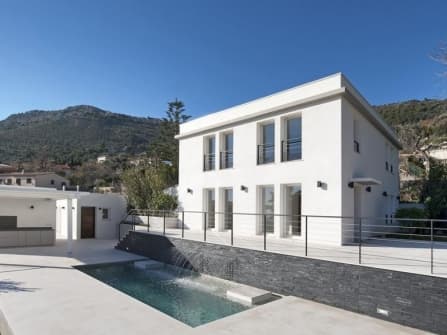 Modern villa for sale in Beausoleil