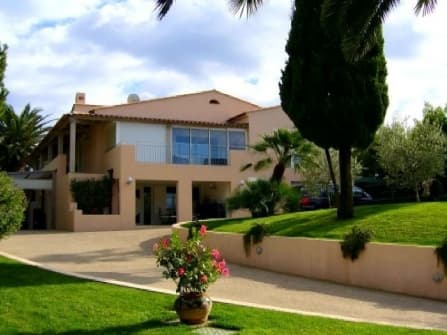 Charming villa for sale in Cannes